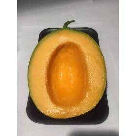 Melone cantalupo a meta'